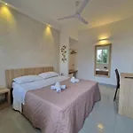 Calysea - Breakfast & Brunch Until 13-00 Included - Free Private Parking Otel 3*