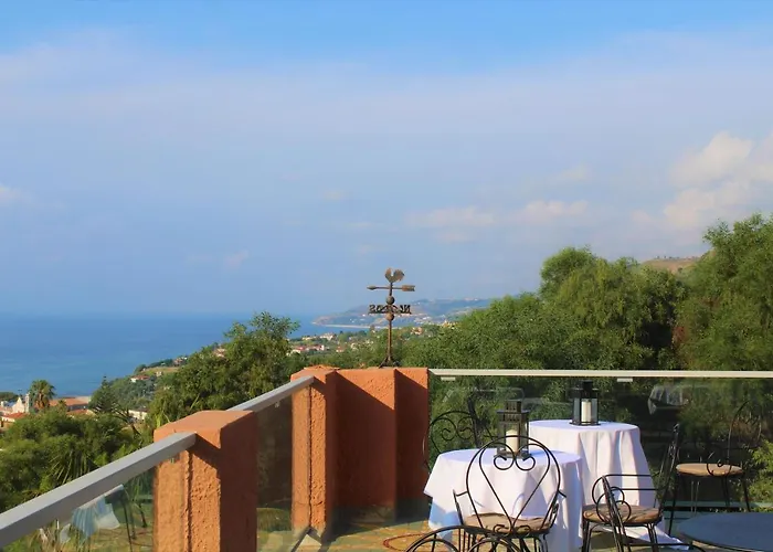 Hotel Calysea Tropea - Breakfast & Brunch Until 13-00 Included - Free Private Parking Hotel 3*