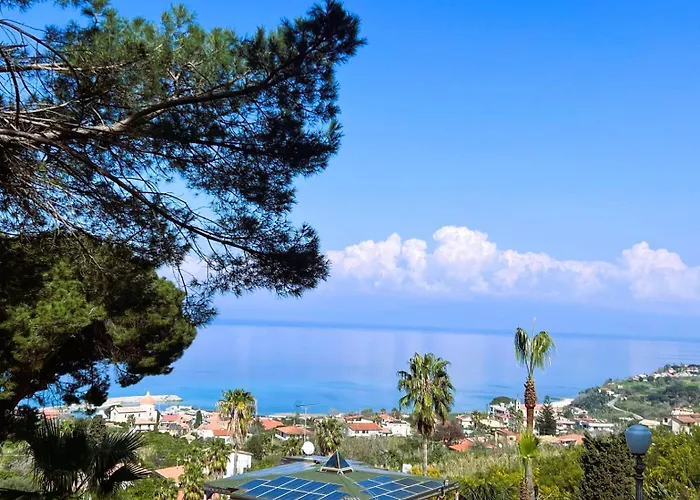 Hotel Calysea - Breakfast & Brunch Until 13-00 Included - Free Private Parking 3*