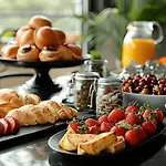 فندق Calysea - Breakfast & Brunch Until 13-00 Included - Free Private Parking 3*