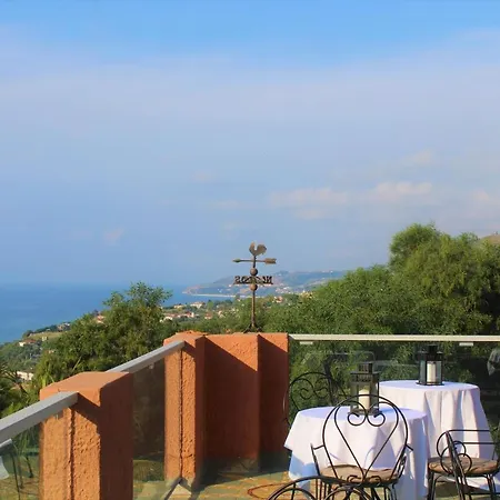 - Giardino Marchese D'altavilla מלון 3*