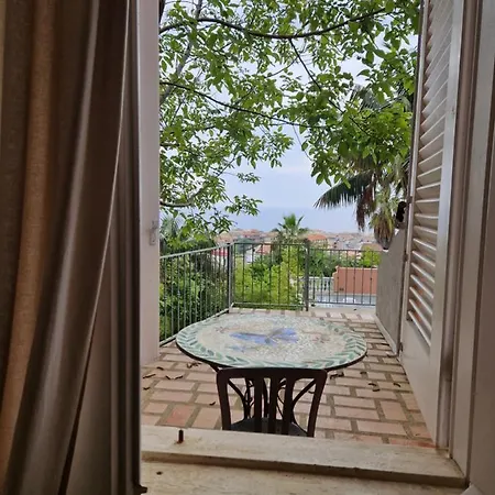 酒店 阿尔塔维拉侯爵花园酒店 3*