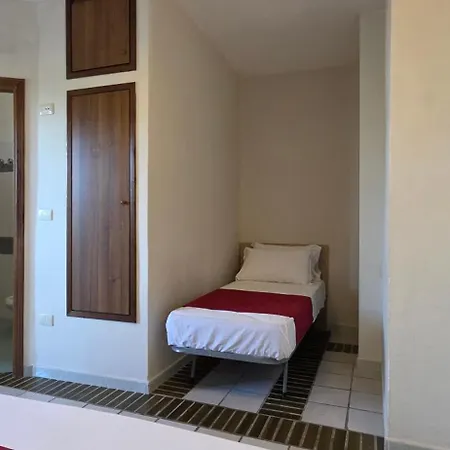 Hotel Calysea - Breakfast & Brunch Until 13-00 Included - Free Private Parking 3*