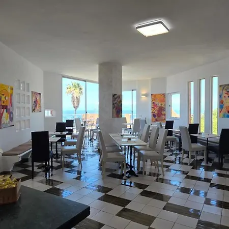 Calysea - Breakfast & Brunch Until 13-00 Included - Free Private Parking