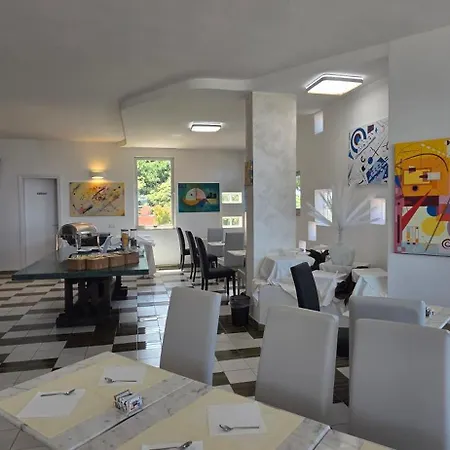 Otel Calysea - Breakfast & Brunch Until 13-00 Included - Free Private Parking 3*