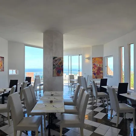 Calysea - Breakfast & Brunch Until 13-00 Included - Free Private Parking Tropea