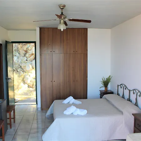 Hotel Calysea - Breakfast & Brunch Until 13-00 Included - Free Private Parking