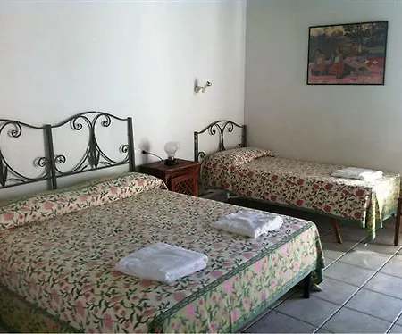 - Giardino Marchese D'altavilla מלון 3*