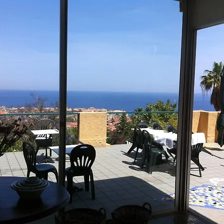 酒店 阿尔塔维拉侯爵花园酒店 3*