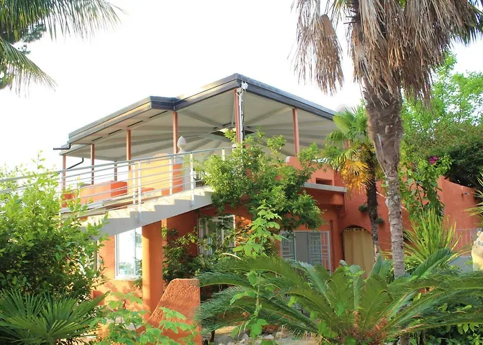 Calysea - Breakfast & Brunch Until 13-00 Included - Free Private Parking מלון