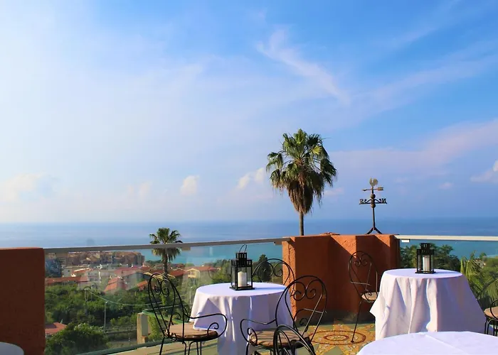 Calysea - Breakfast & Brunch Until 13-00 Included - Free Private Parking מלון 3*